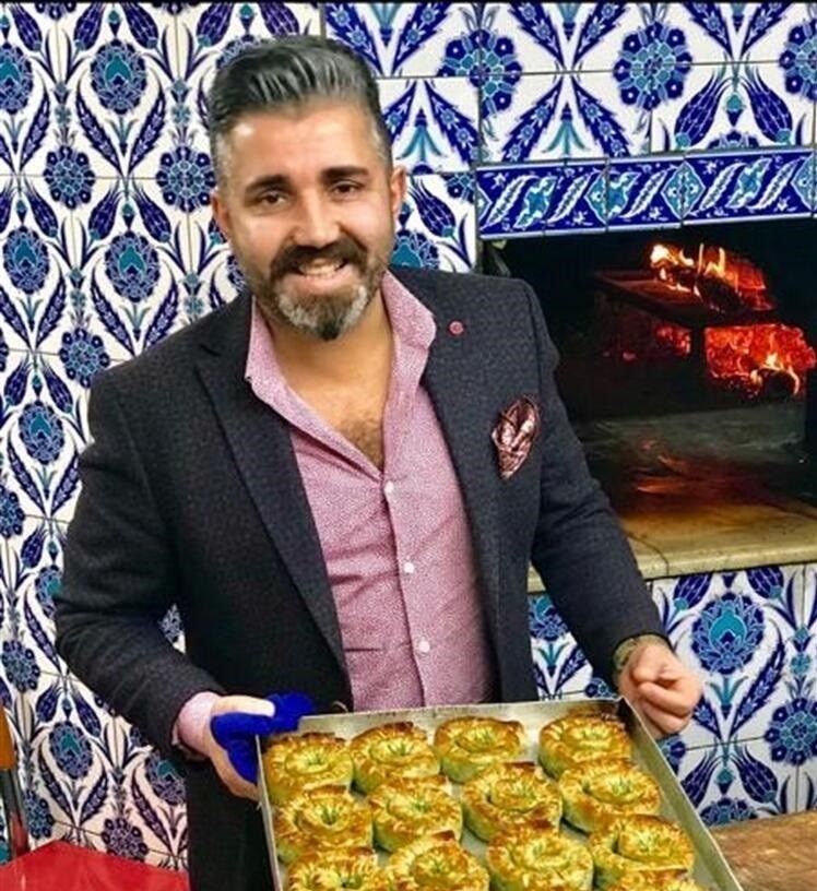 İşletmeci Hüseyin Güvenç sokak hayvanlarını da unutmadı 