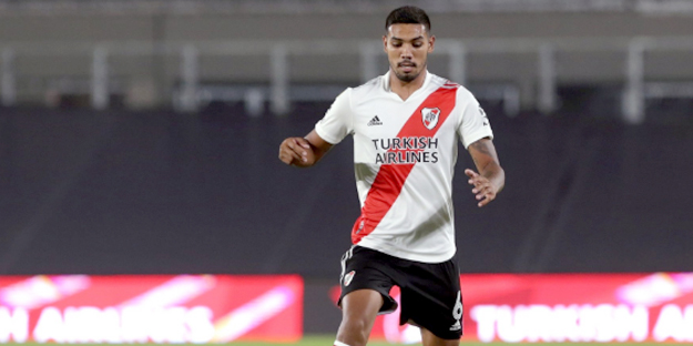 Ismael düğmeye bastı... 24'lük stoper geliyor!