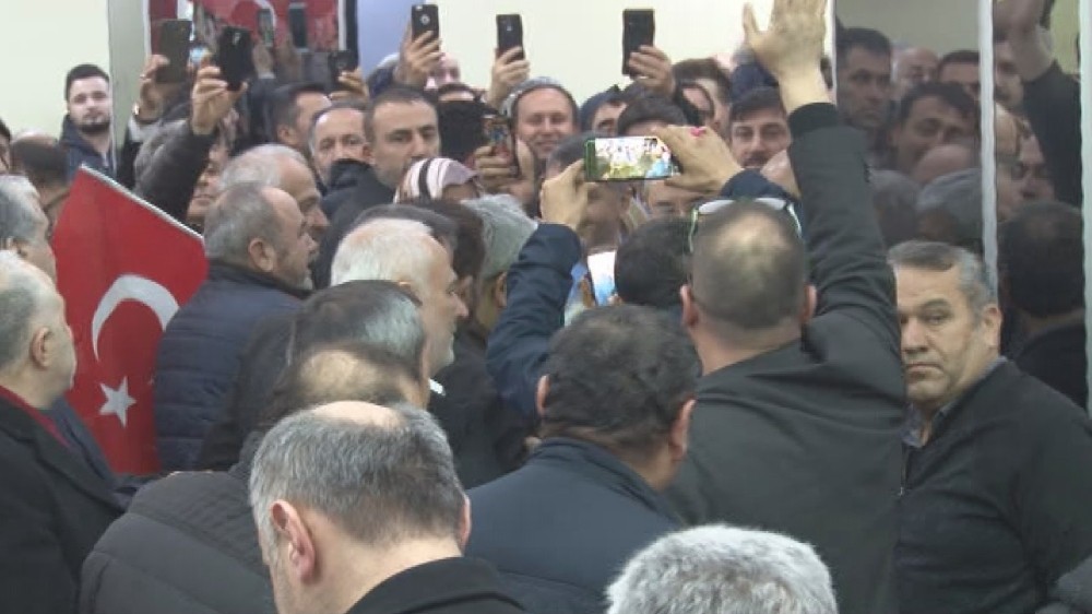 İsmail Erdem Kayışdağı’nda coşkuyla karşılandı 