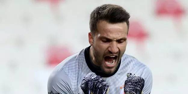 İsmail yuhalandı, Okan geri dönüyor!