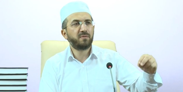 İsmailağa Cemaati ile Cübbeli Ahmet Hoca arasında anlaşmazlık sürerken İhsan Şenocak Hoca'dan dikkat çeken mesaj!
