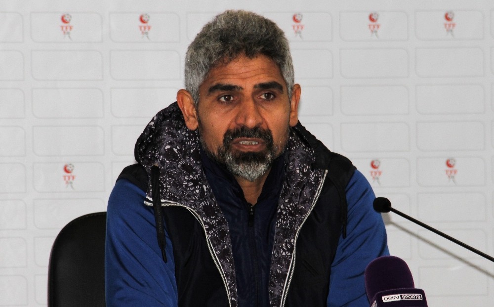 İsmet Taşdemir: 