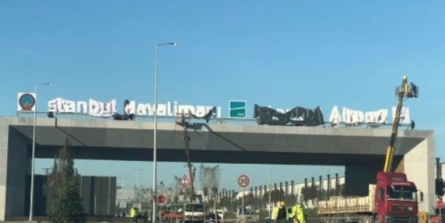İsmi merak ediliyordu! 3. Havalimanı'nın tabelası asıldı