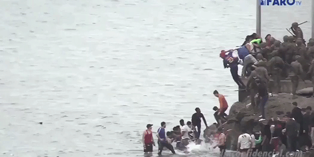 İspanya askerinden büyük alçaklık!