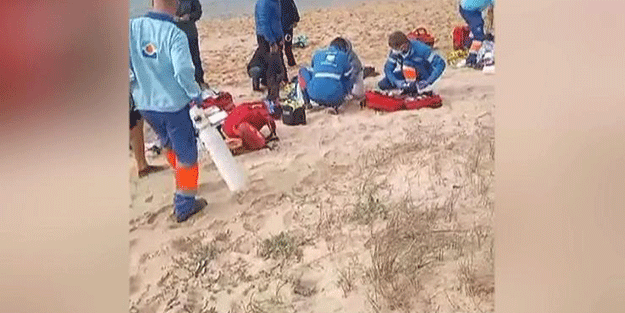 İspanya kıyılarında insan kaçakçılarının zorbalığı… Göçmenleri denize ittiler