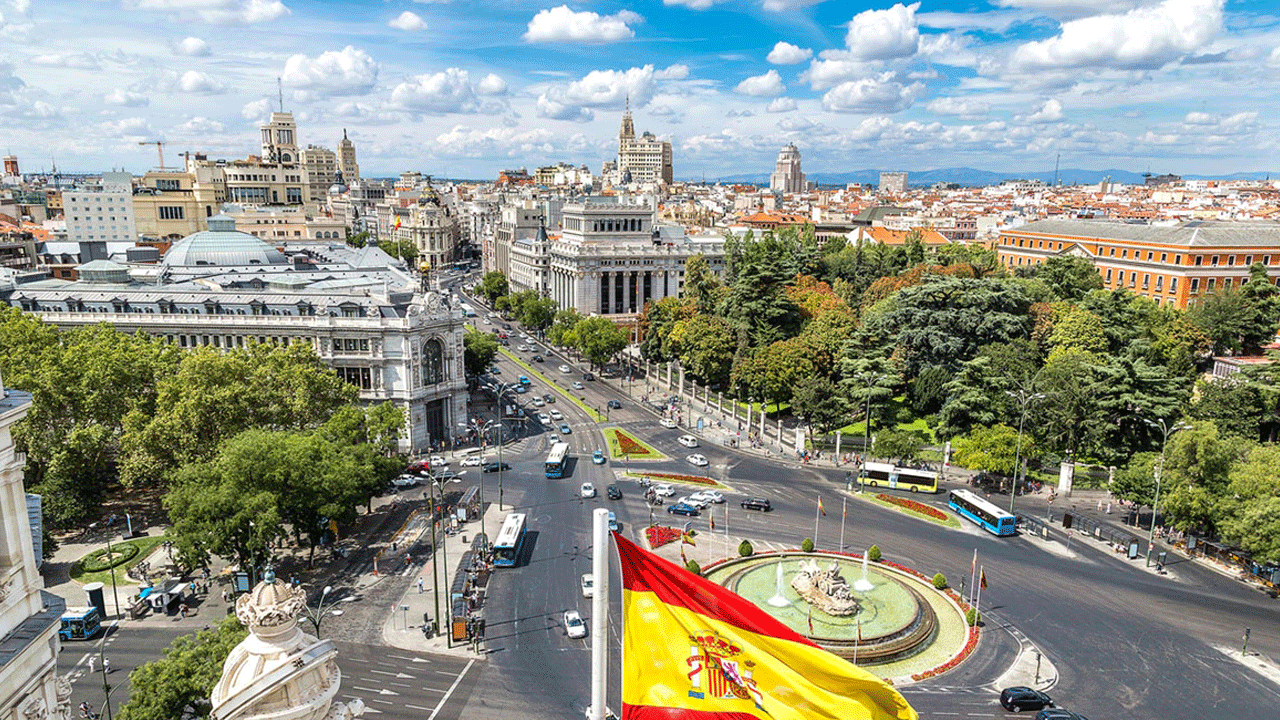 İspanya’da iletişim felci: Telekomünikasyon devleri çöktü