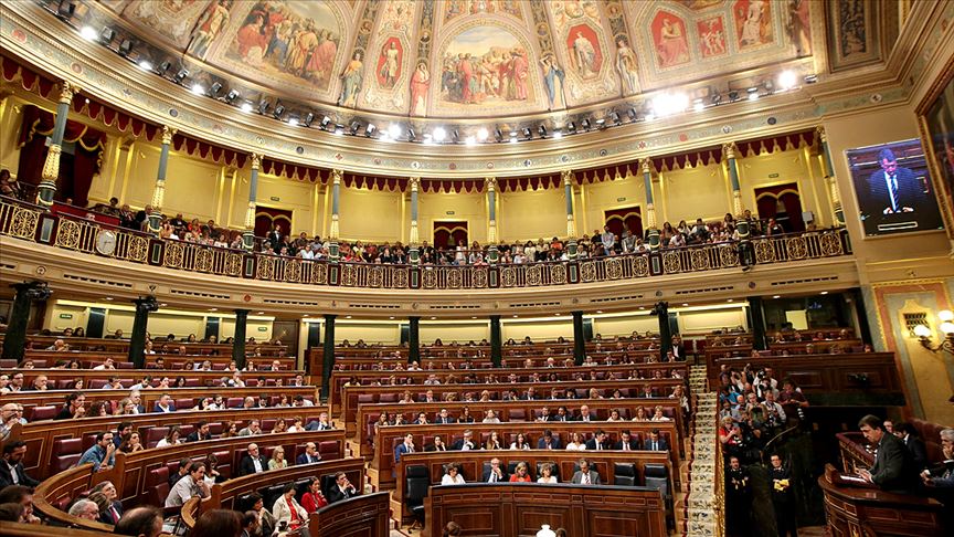 İspanya'da koalisyon hükümeti ilk tur oylamada güvenoyu alamadı