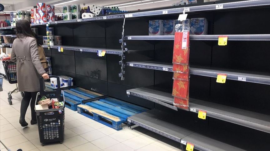 İspanya'da koronavirüs paniği başladı
