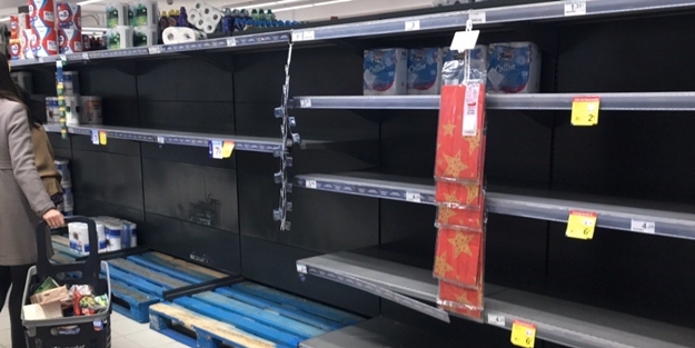 İspanya'da koronavirüs paniği: Raflar boşaldı! Irkçı milletvekili de virüse yakalandı
