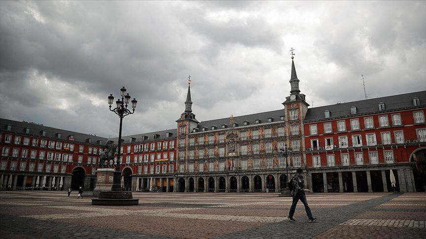 İspanya'da Kovid-19'dan şimdiye kadar 23 bin 822 kişi öldü