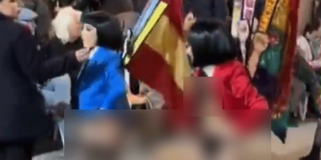 İspanya'da LGBT sapkınlığı! Çocuklara giydirdikleri kıyafetler olay oldu