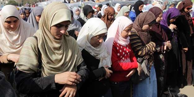 İspanya'da Müslümanlara yönelik alçak plan