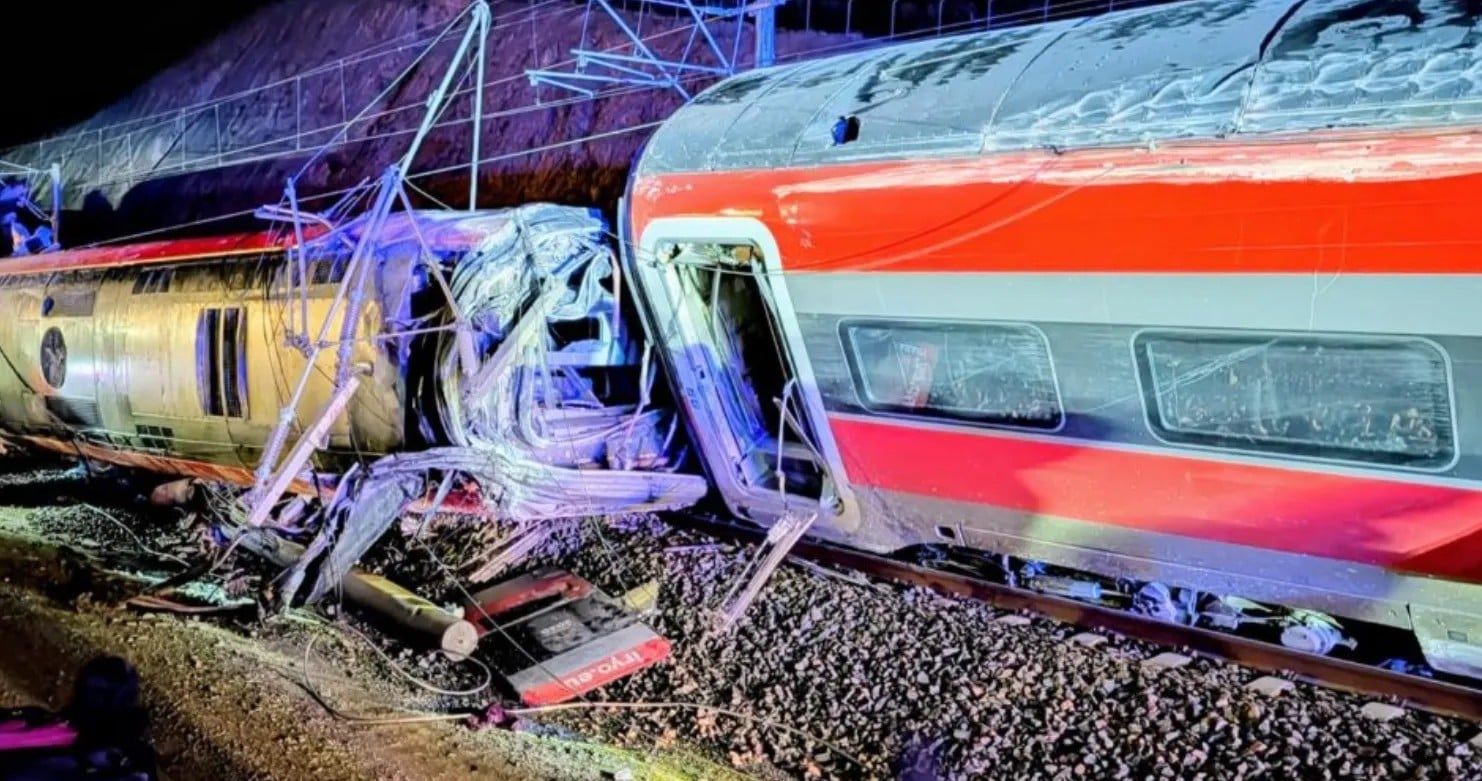 İspanya’da raylar kan gölüne döndü: İki hızlı tren faciasında ölü ve yaralılar var!