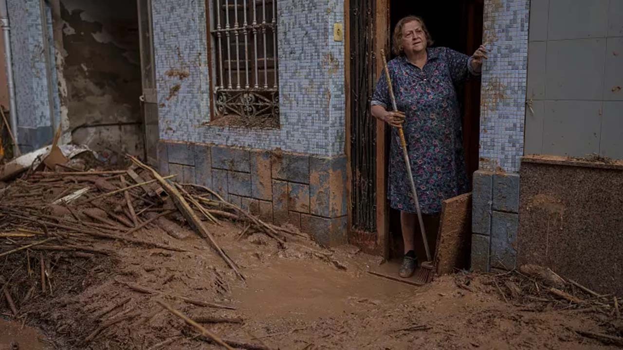 İspanya'da sel felaketi! Başbakandan flaş açıklama: 10.000 asker Paiporta'ya konuşlandırılıyor