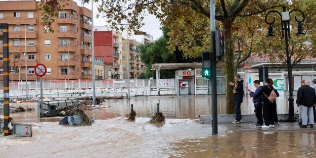 İspanya'dan şiddetli yağış felaket haberi! Binlerce kişi elektriksiz kaldı