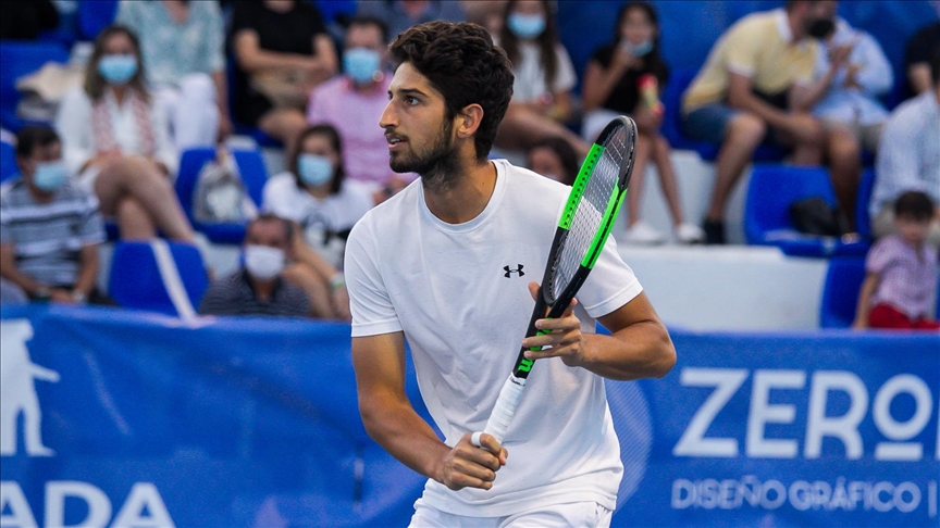 İspanya'daki tarihi tenis maçında kazanan Altuğ Çelikbilek