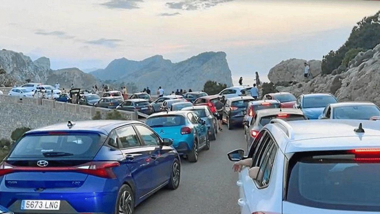 İspanya'dan İstanbul trafiğine örnek yasa: Hane başına tek araç sınırı getirdiler