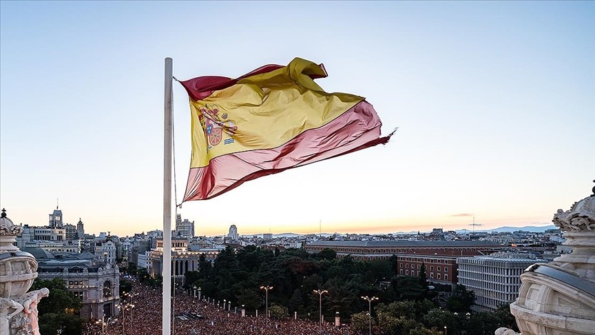 İspanyolların üçte ikisi ülkelerinin gelecek yıllarda savaşa gireceğini düşünüyor