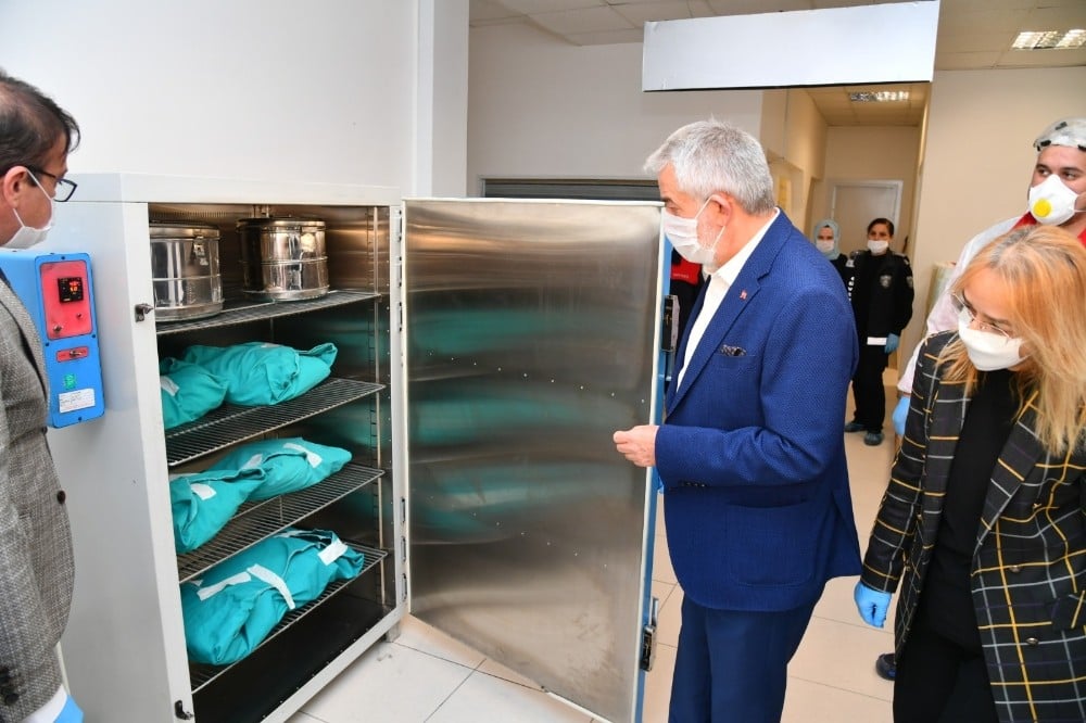 Isparta Belediyesi, seri maske üretimine geçti 