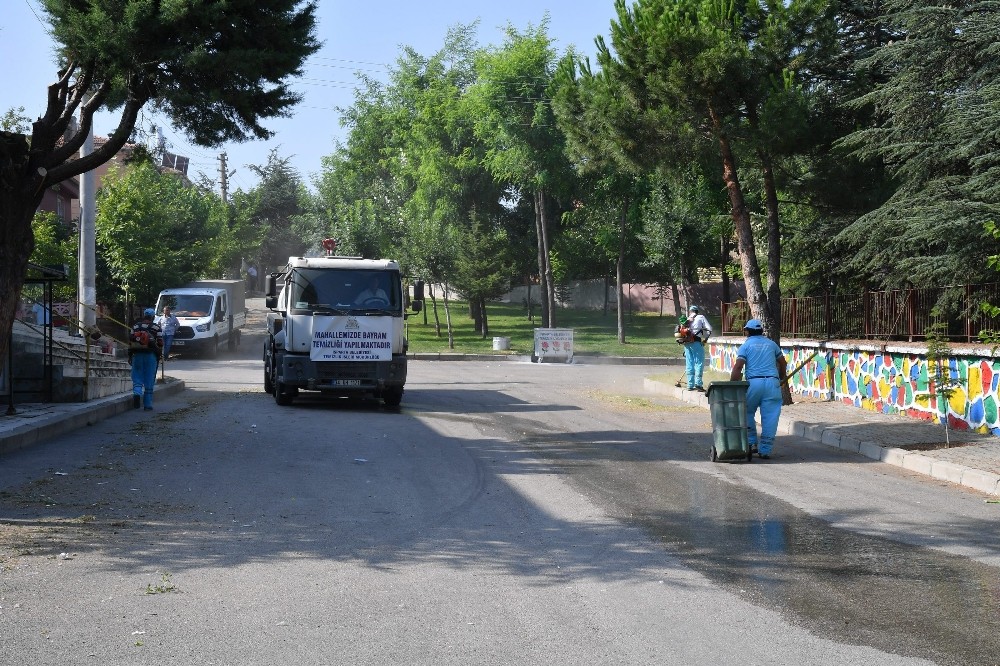 Isparta Belediyesi’nden mahallelerde bayram temizliği 