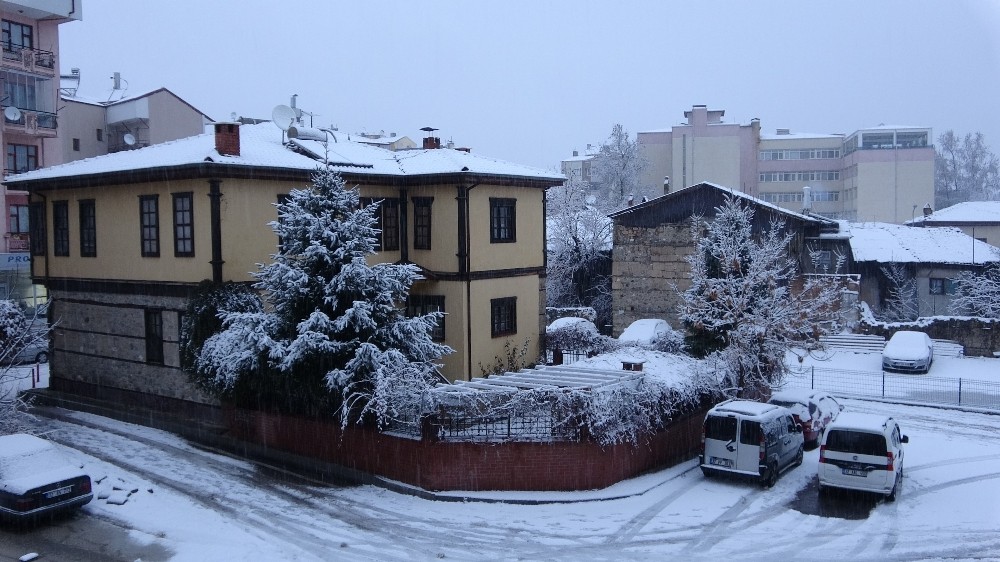 Isparta beyaza büründü 