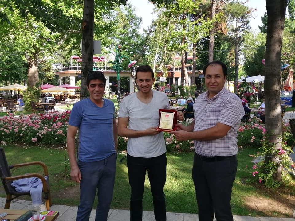 Isparta İl Hakem Kurulu’ndan tayini çıkan Klasman hakemine plaket 
