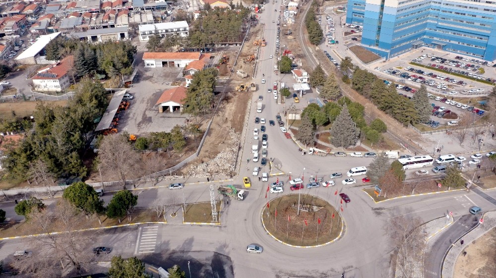 Isparta Karayolları Kavşağı’na belediye neşteri 
