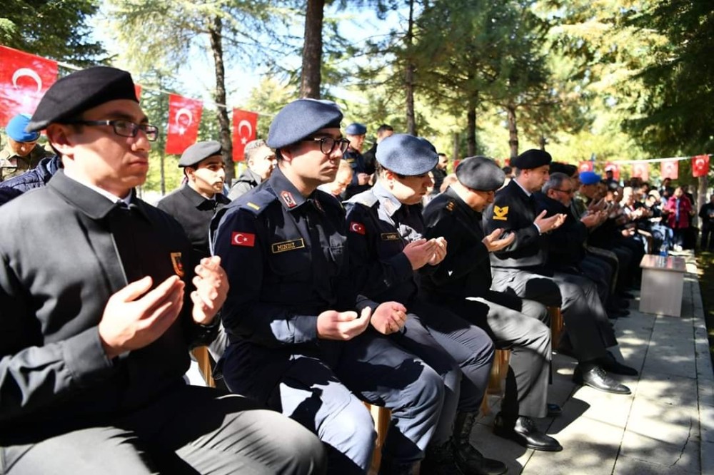 Isparta, şehitlerini andı 