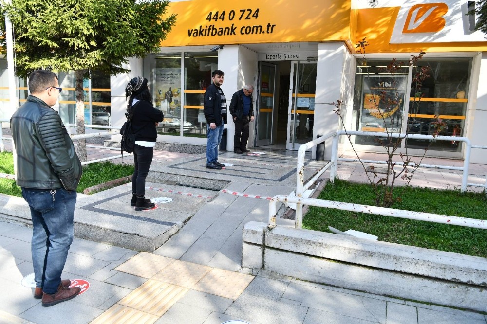 Isparta Valiliği’nden vatandaşlara çıkartmalı uyarı 