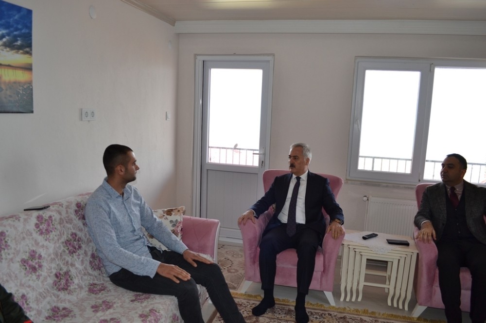 Isparta Valisi’nden İdlib gazisine ziyaret 