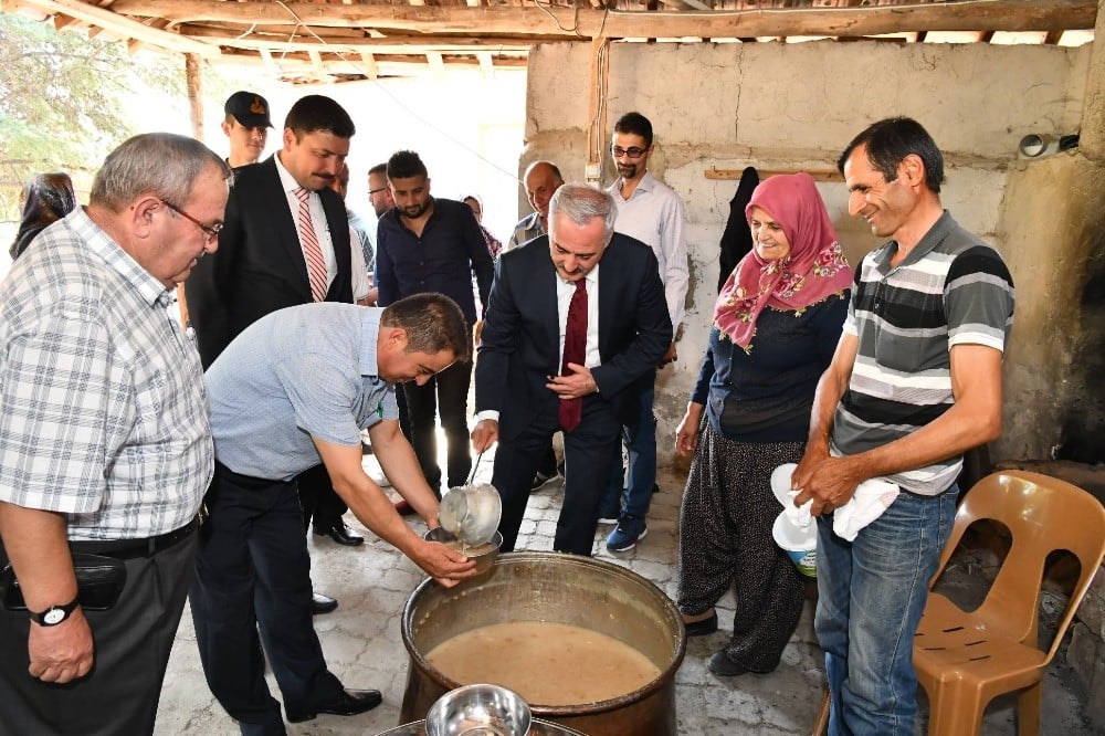 Isparta Yakaören’de geleneksel aşure günü 