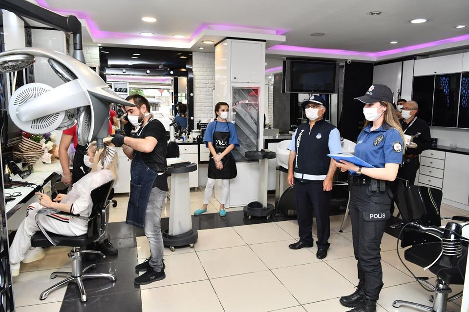 Isparta’da AVM, kuaför, taksi ve pazar yerleri denetlendi 