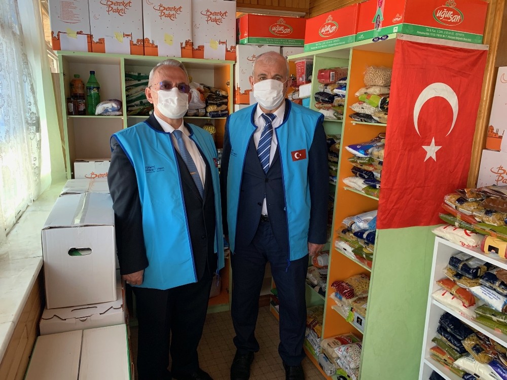 Isparta’da cami imamı ihtiyaç sahipleri için ‘Hayır Marketi’ oluşturdu 