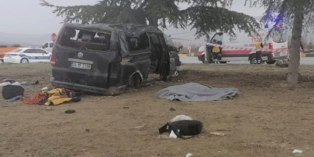 Isparta'da feci kaza: 3 kişi öldü, 8 kişi yaralandı