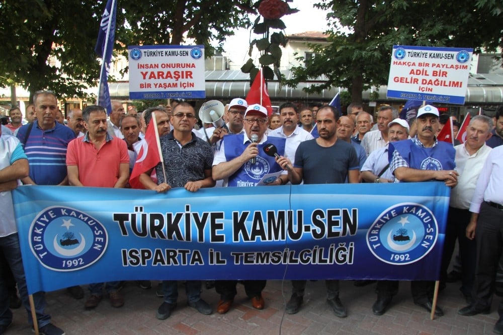 Isparta’da hükümetin zam teklifine protesto 