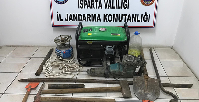 Isparta’da kaçak kazıya suçüstü: 5 kişi gözaltında