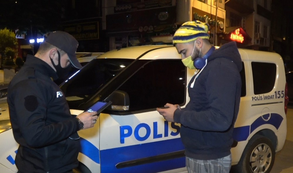 Isparta’da kısıtlamanın ilk dakikalarında bisikletiyle gezintiye çıktı, cezayı yedi 