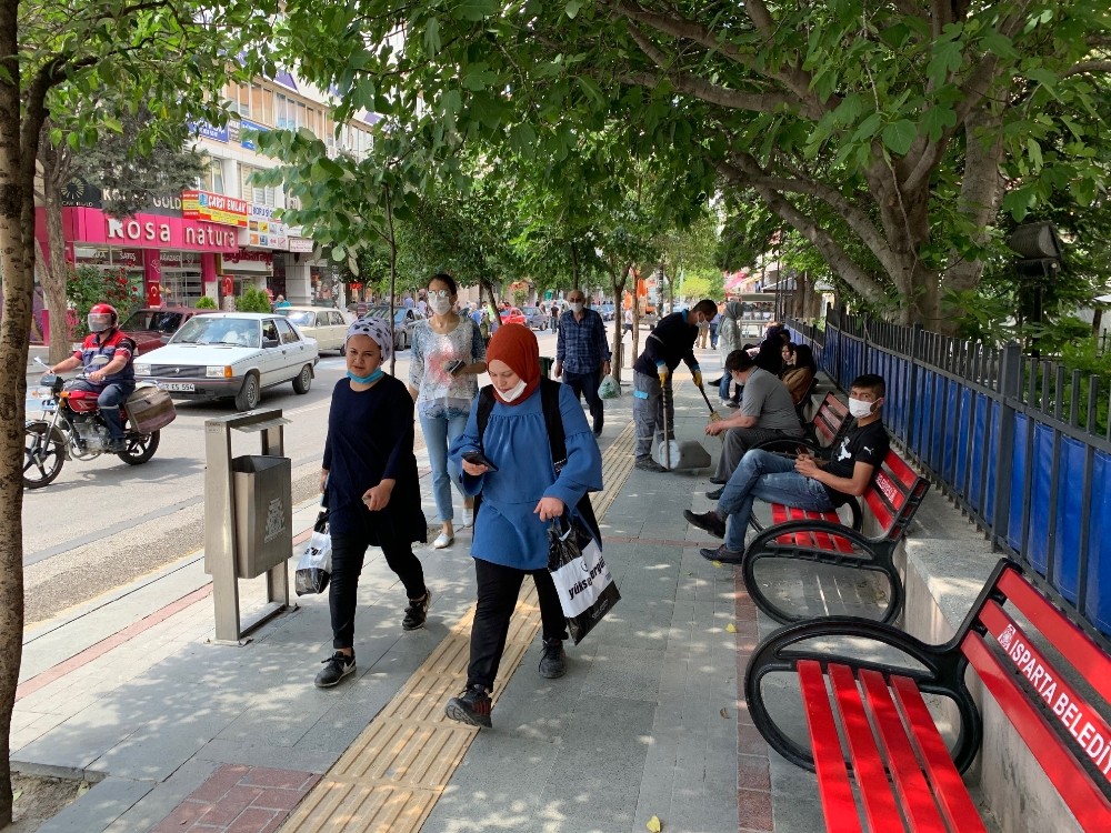 Isparta’da maske kuralına uymayan 195 kişiye 614 bin 250 TL ceza kesildi 