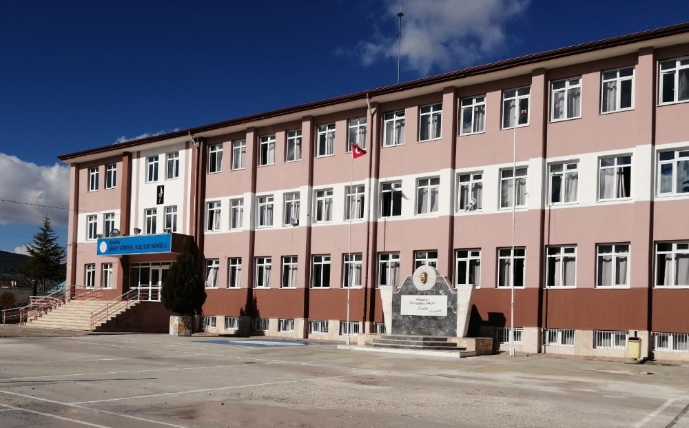 Isparta’da öğrenciye tekme attığı iddia edilen öğretmen: 
