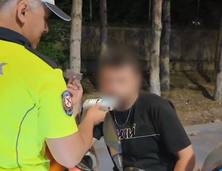 Isparta’da polis denetimlerinde 21 aranan şahıs yakalandı