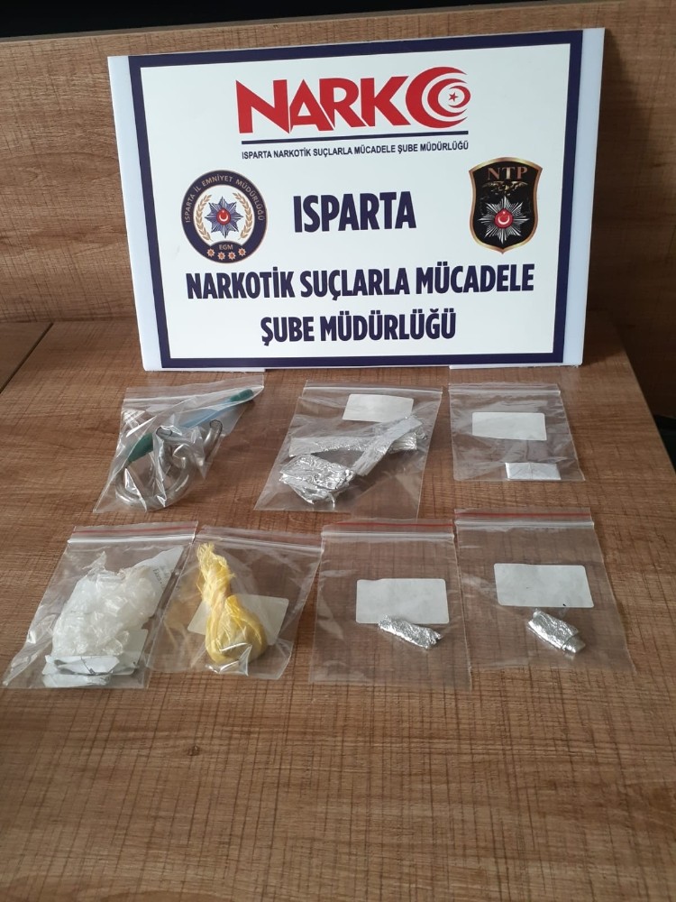Isparta’da polisin yakaladığı ‘zehir taciri’ tutuklandı 