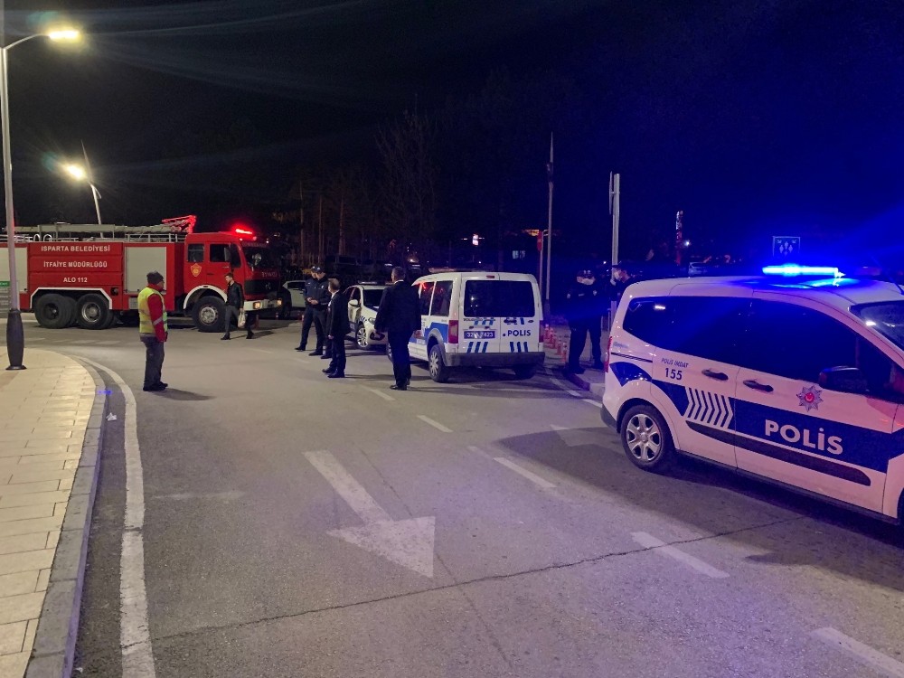 Isparta’da sirenler sağlık çalışanları için çaldı 