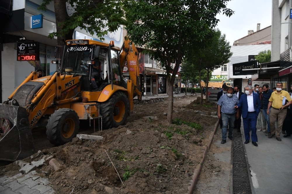 Isparta’da sokaklar yenileniyor 