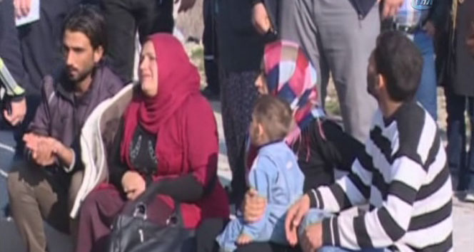 Isparta'da suriyelileri taşıyan minibüs kaza yaptı: 1 ölü, 14 yaralı