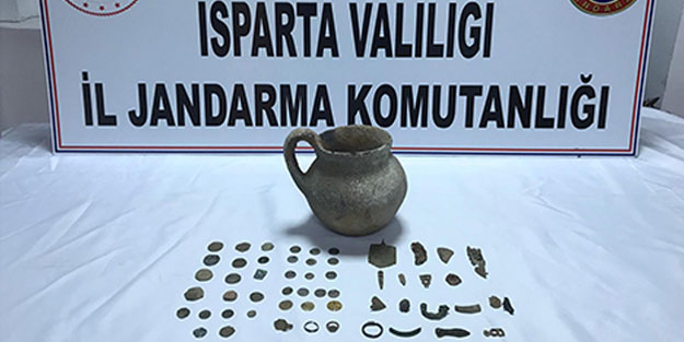 Isparta’da tarihi eserleri satmak isteyen 3 kişi yakalandı