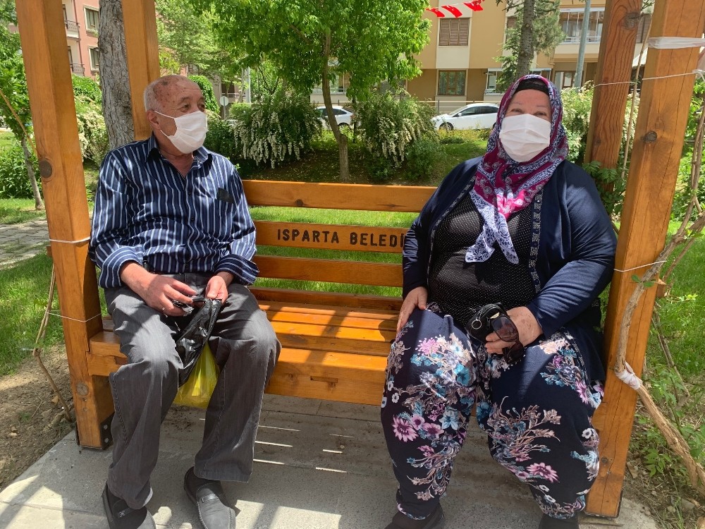 Isparta’da yaşlıların iznine sıcak engeli 