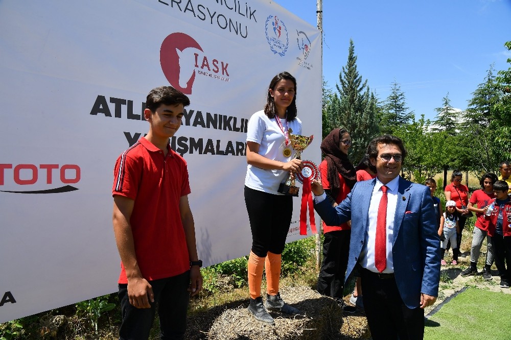 Isparta’daki Atlı Dayanıklılık Yarışları tamamlandı 