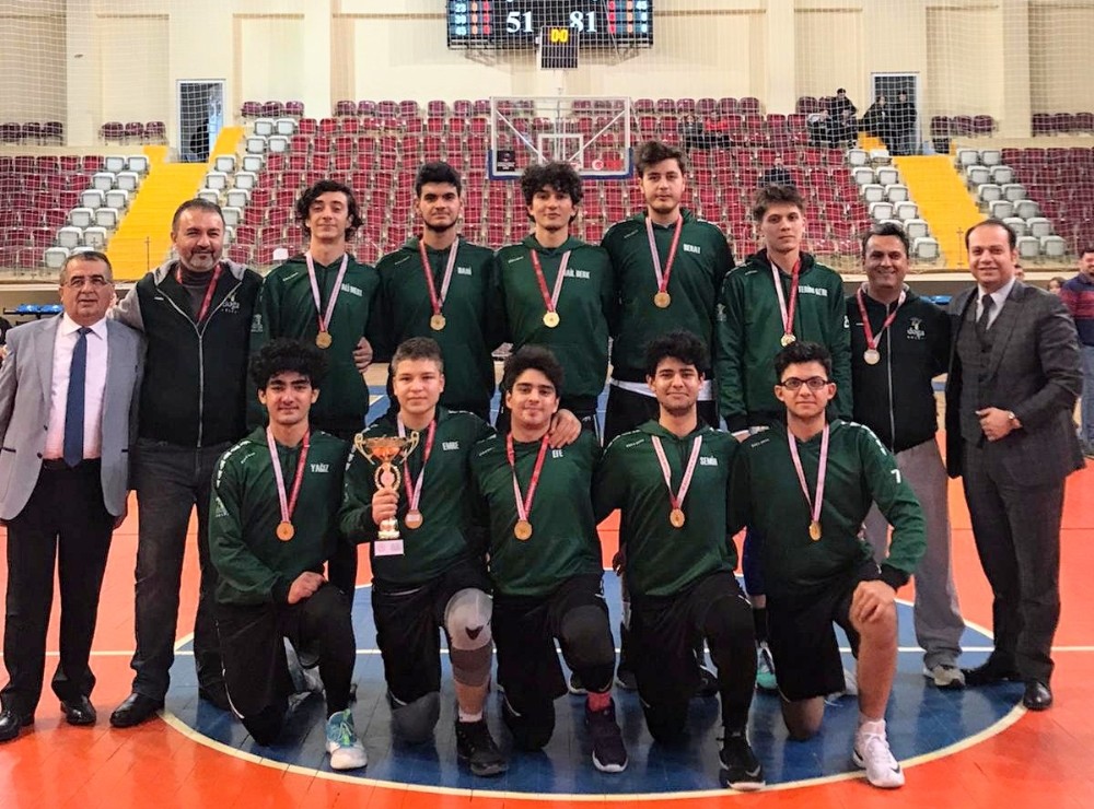Isparta’daki basketbol okul sporları şampiyonu Doğa Koleji oldu 