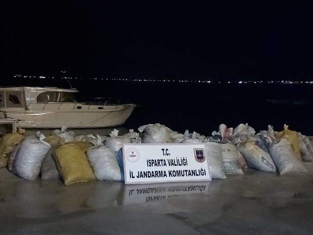 Isparta’daki kaçak 1 ton 250 kilogramlık kerevit avına 10 bin 788 lira ceza kesildi 
