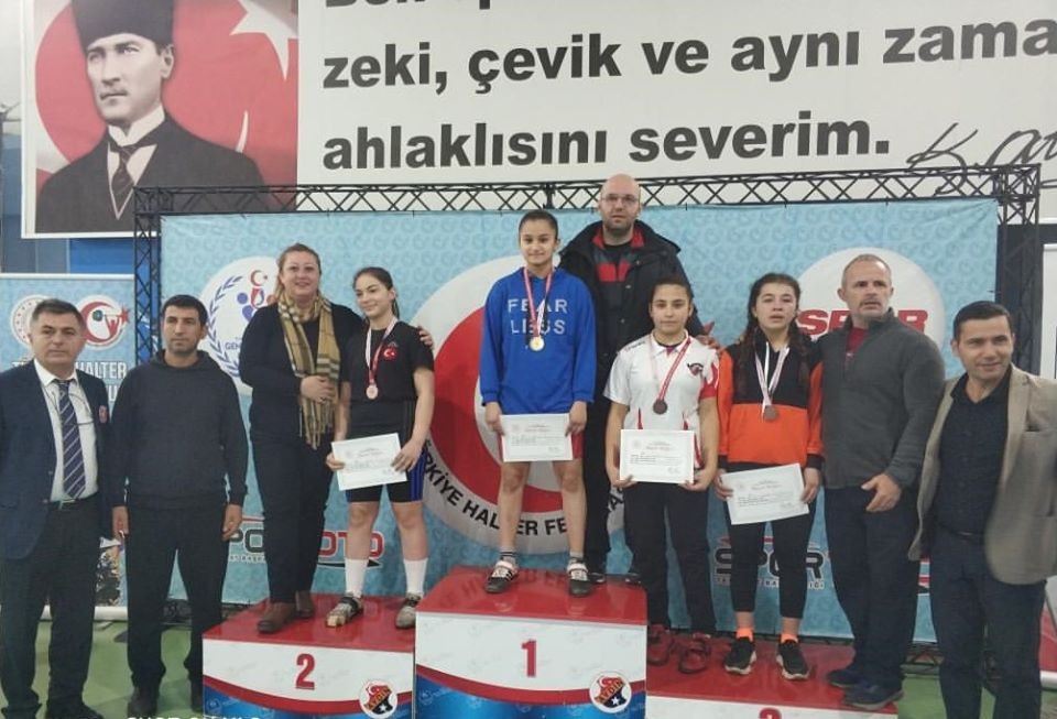Ispartalı haltercilerden Türkiye şampiyonluğu 